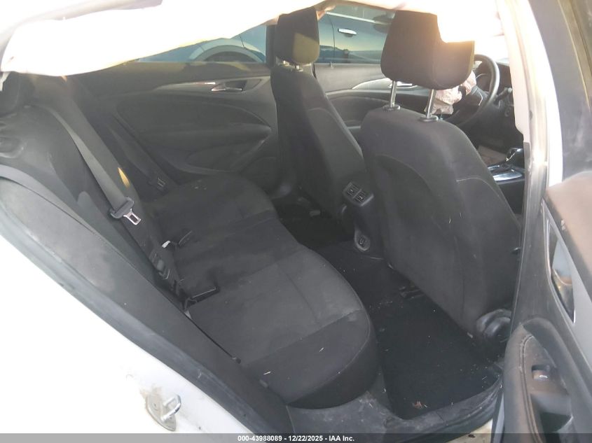 2018 Buick Regal Sportback Preferred VIN: W04GL6SX7J1130592 Lot: 43988089