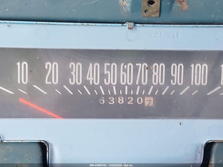 1972 International 1010 Travelall VIN: B17007H312200 Lot: 43988102