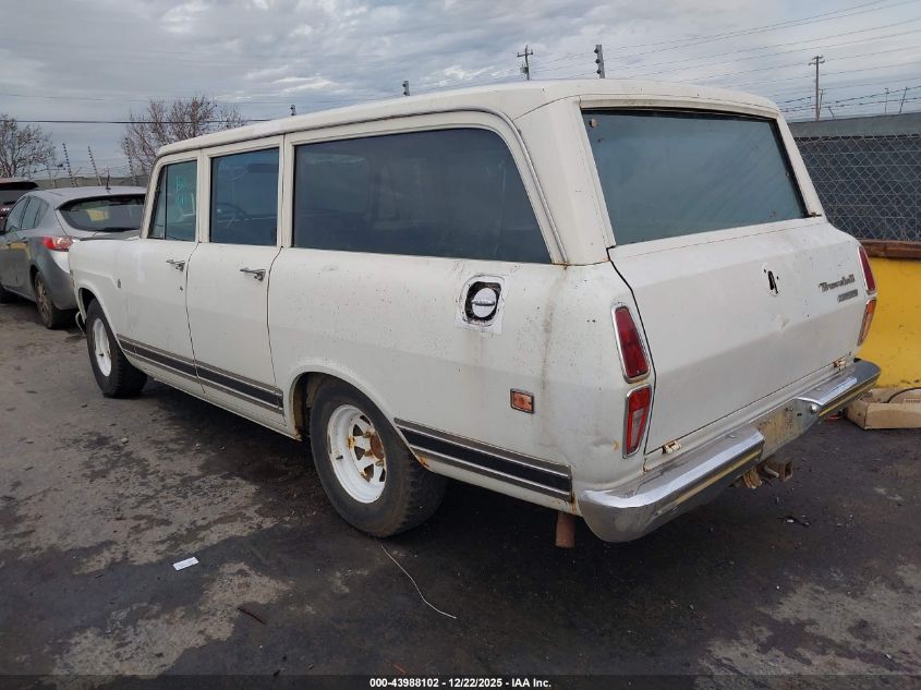 1972 International 1010 Travelall VIN: B17007H312200 Lot: 43988102