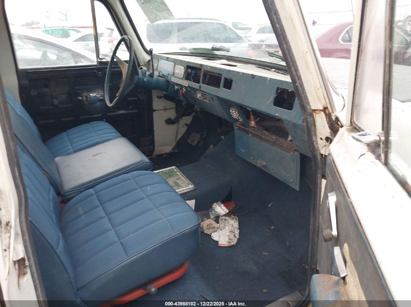 1972 International 1010 Travelall VIN: B17007H312200 Lot: 43988102