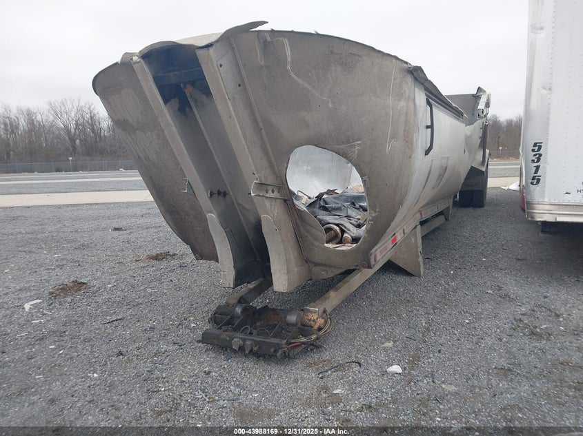 2018 MAC TRAILER MFG END DUMP auction photo 2