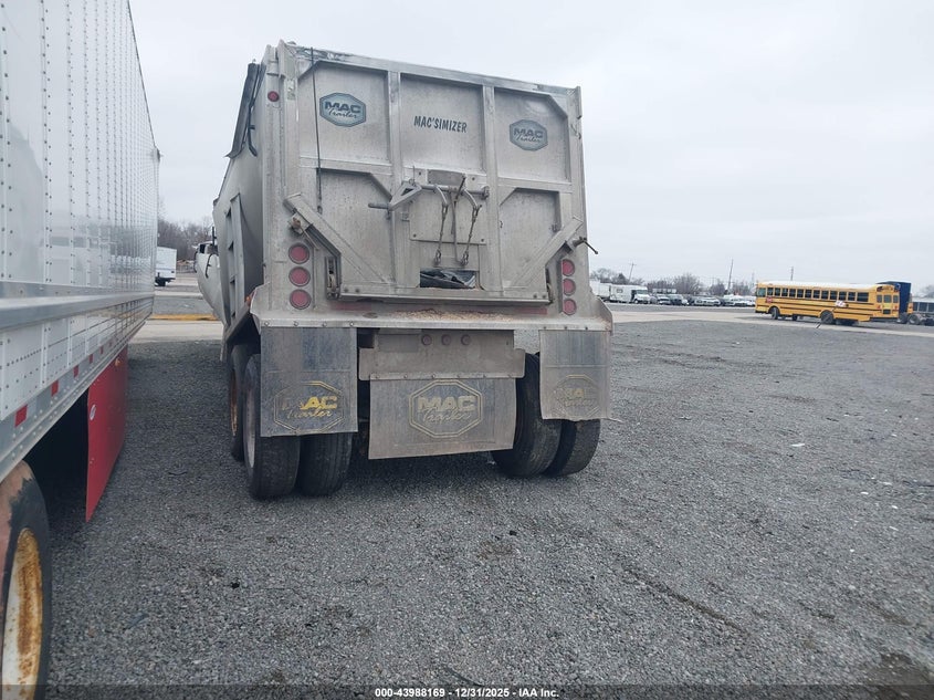 2018 MAC TRAILER MFG END DUMP auction photo 3