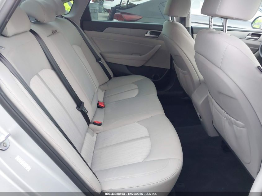 2019 Hyundai Sonata Hybrid Se VIN: KMHE24L3XKA088660 Lot: 43988193