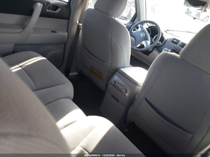 2012 Toyota Highlander Base V6 VIN: 5TDBK3EH2CS113467 Lot: 43988214