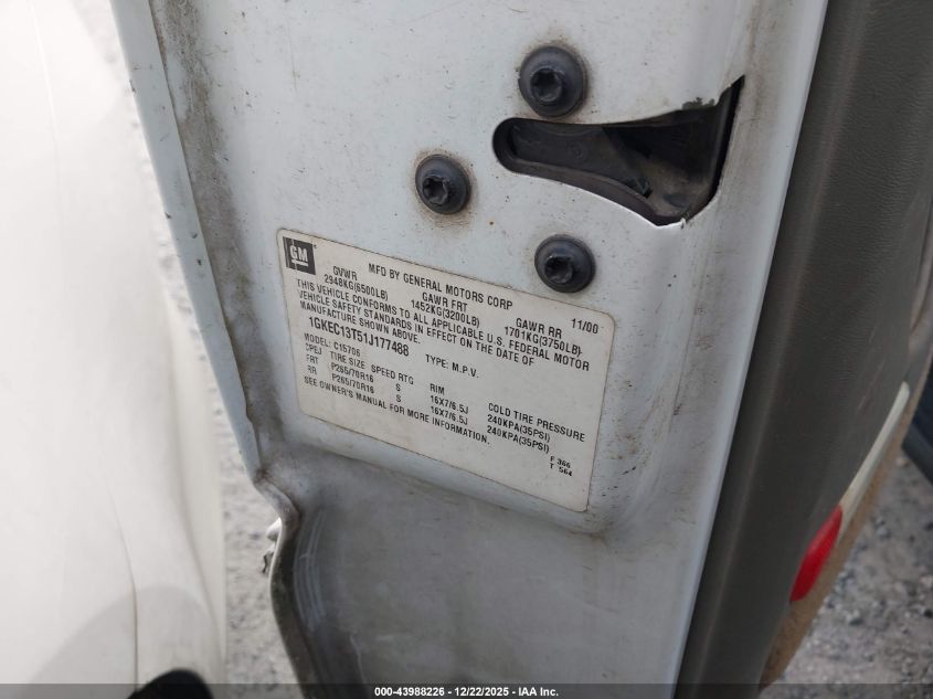 2001 GMC Yukon Sle VIN: 1GKEC13T51J177488 Lot: 43988226