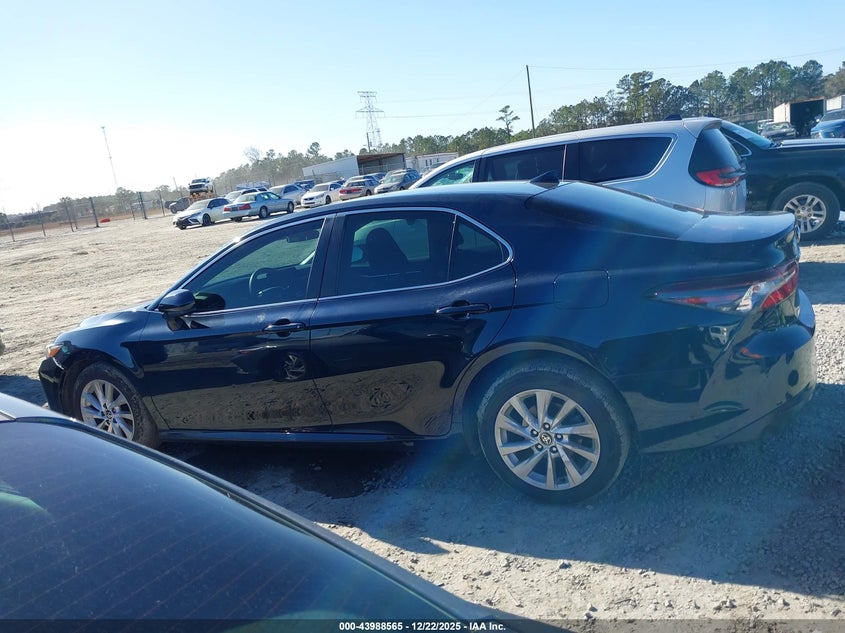 2021 Toyota Camry Le VIN: 4T1C11AK8MU581869 Lot: 43988565