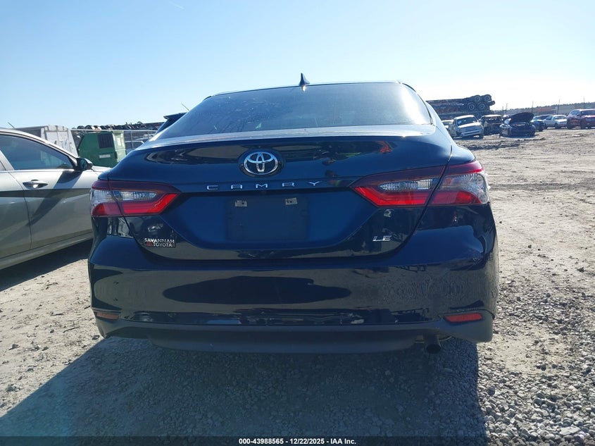 2021 Toyota Camry Le VIN: 4T1C11AK8MU581869 Lot: 43988565
