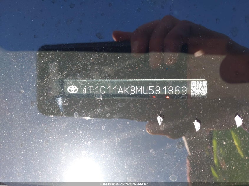 2021 Toyota Camry Le VIN: 4T1C11AK8MU581869 Lot: 43988565