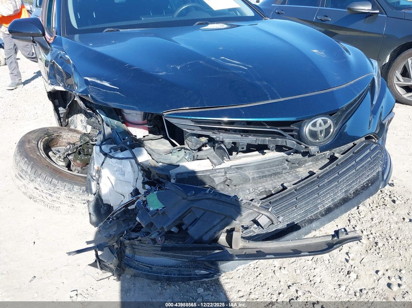 2021 Toyota Camry Le VIN: 4T1C11AK8MU581869 Lot: 43988565