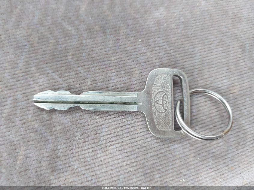 1998 Toyota Camry Le V6 VIN: 4T1BF22K6WU050609 Lot: 43988703