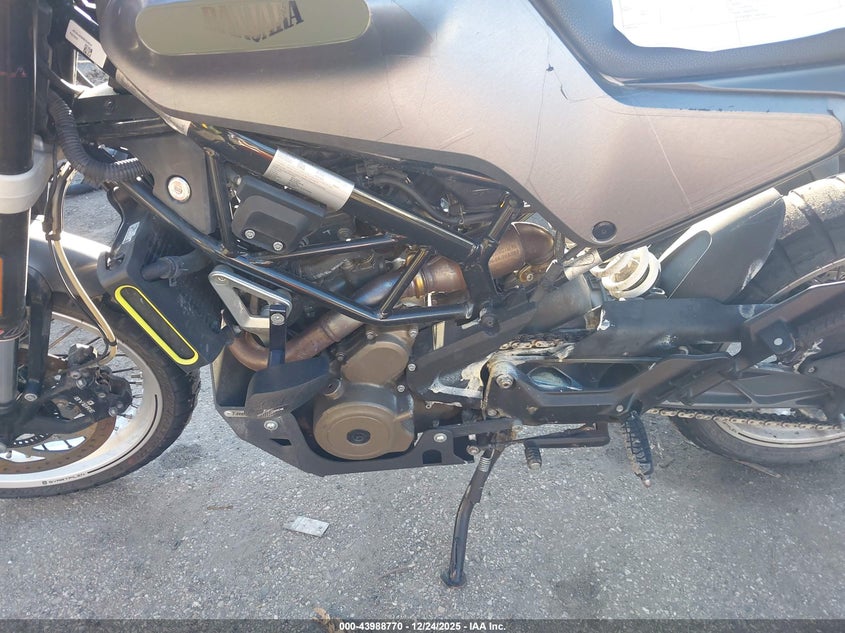 VIN VBKUNJ408KM254634 2019 HUSQVARNA SVARTPILEN 401