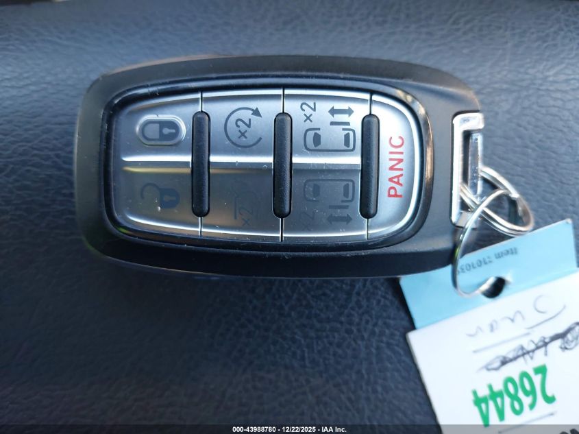 2020 Chrysler Pacifica Touring L VIN: 2C4RC1BG8LR106480 Lot: 43988780