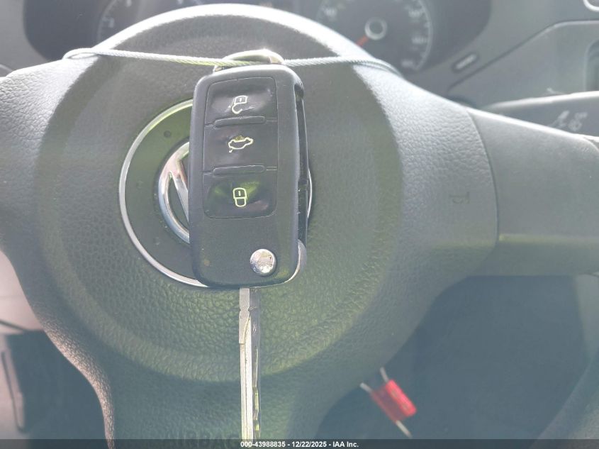 2011 Volkswagen Jetta 2.0L S VIN: 3VW1K7AJ1BM327213 Lot: 43988835