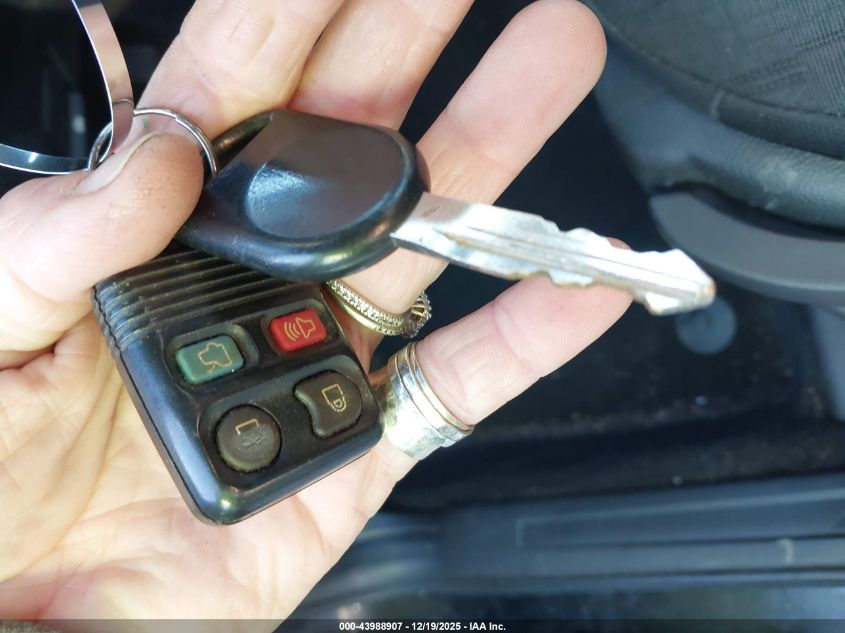 2011 Ford Focus Se VIN: 1FAHP3FNXBW173677 Lot: 43988907