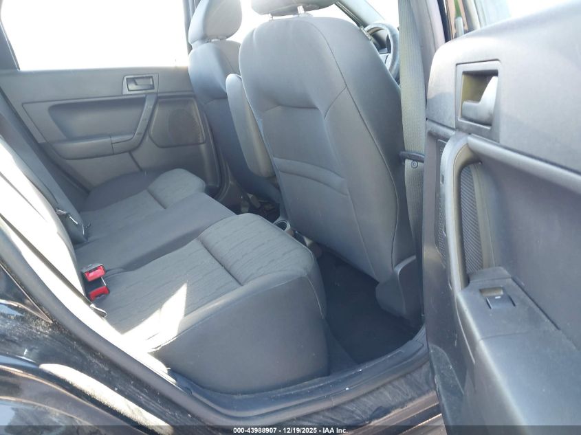 2011 Ford Focus Se VIN: 1FAHP3FNXBW173677 Lot: 43988907