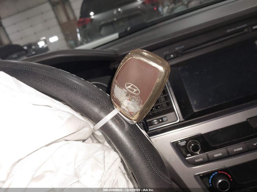 2016 Hyundai Sonata Limited VIN: 5NPE34AFXGH420126 Lot: 43989042