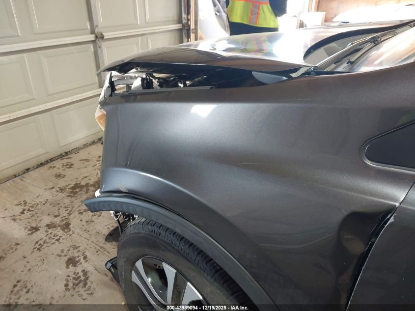 2018 Toyota Rav4 Le VIN: JTMBFREV7JJ724215 Lot: 43989094