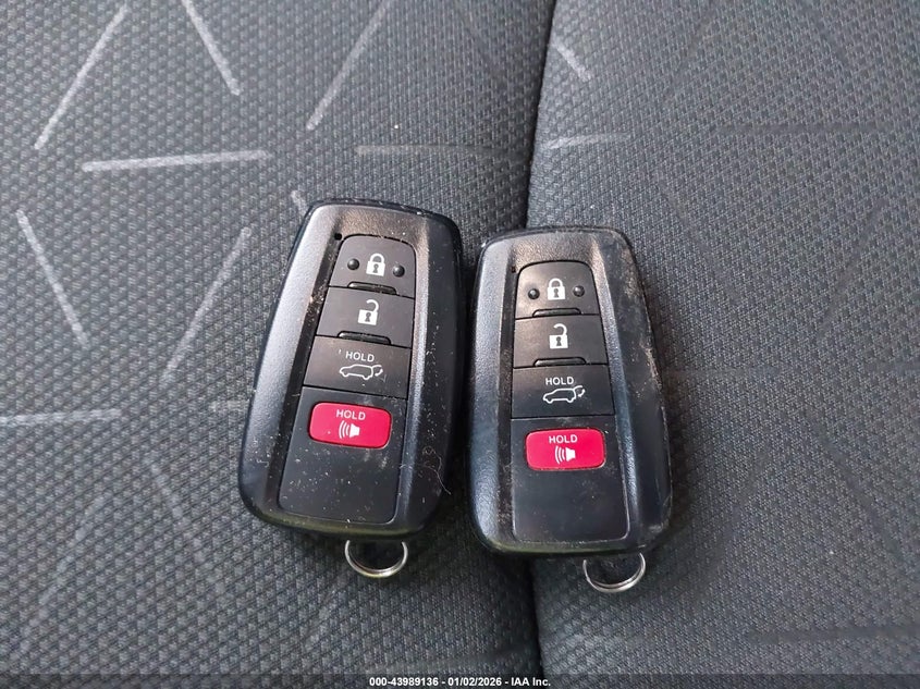 VIN 4T3RWRFV7PU088970 2023 TOYOTA RAV4 HYBRID XLE