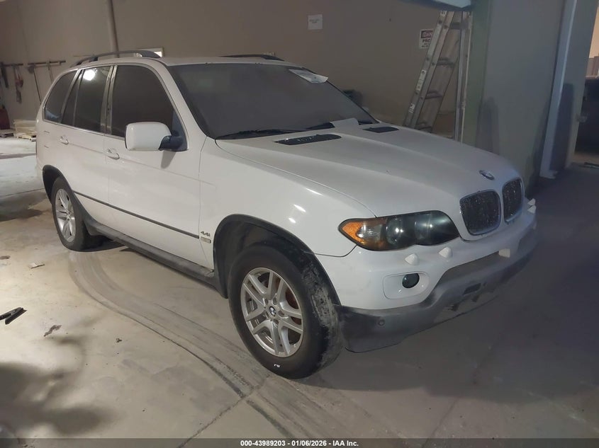 5UXFB53554LV02627 2004 BMW X5 4.4I auction photo 1