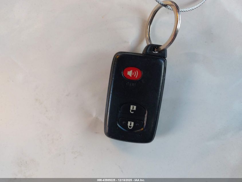 2013 Toyota Prius Two VIN: JTDKN3DU8D1632916 Lot: 43989225