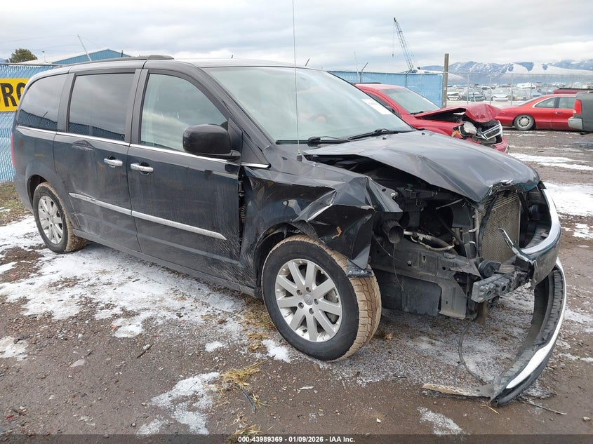 2016 Chrysler Town & Country Touring