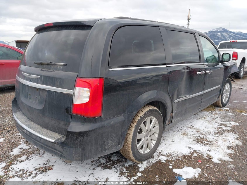 2016 Chrysler Town & Country Touring