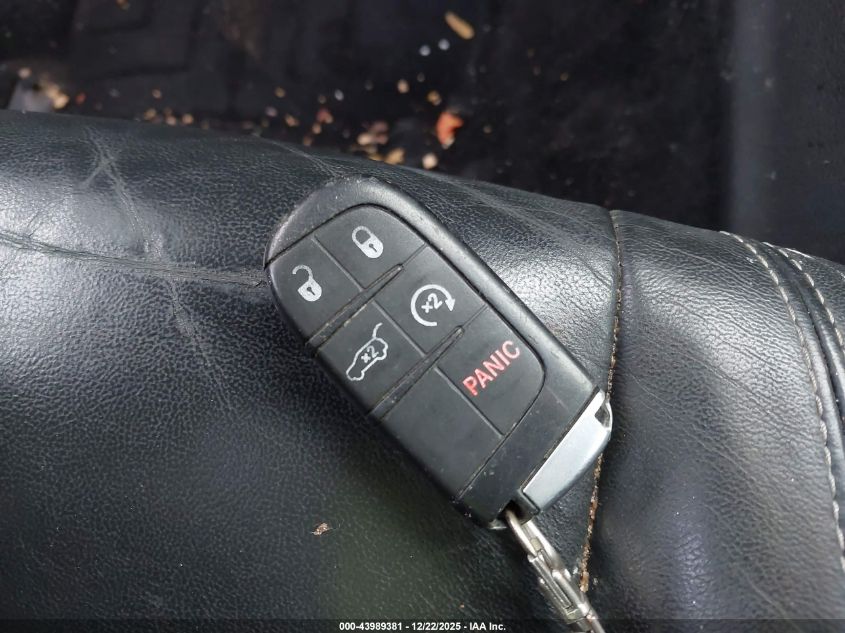 2015 Jeep Grand Cherokee Limited VIN: 1C4RJFBG0FC692611 Lot: 43989381