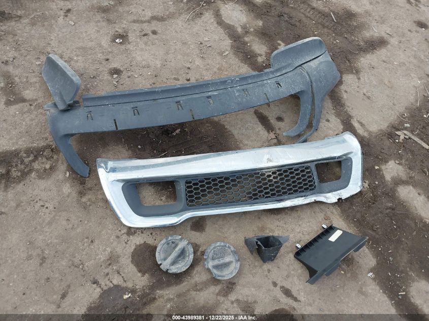 2015 Jeep Grand Cherokee Limited VIN: 1C4RJFBG0FC692611 Lot: 43989381