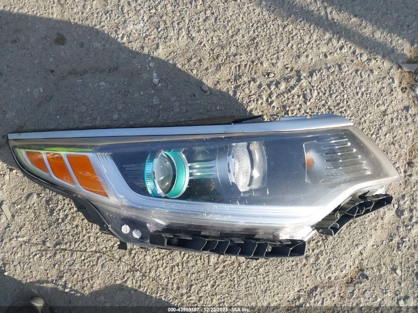 2018 Kia Optima Hybrid Premium VIN: KNAGT4LEXJ5024263 Lot: 43989397