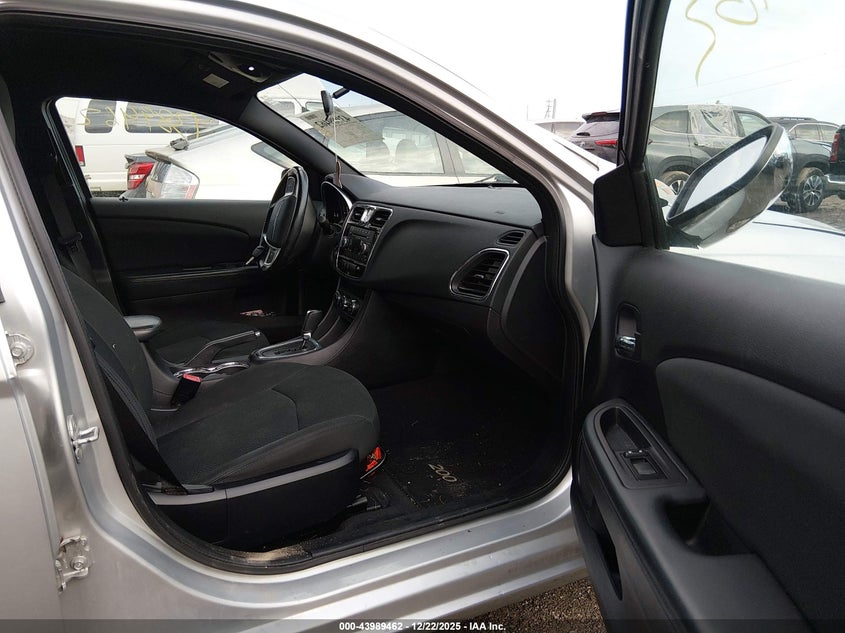 2012 Chrysler 200 Touring