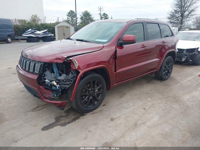 VIN 1C4RJEAGXHC761870 2017 JEEP GRAND CHEROKEE ALTITUDE 4X2