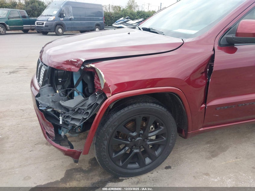 VIN 1C4RJEAGXHC761870 2017 JEEP GRAND CHEROKEE ALTITUDE 4X2