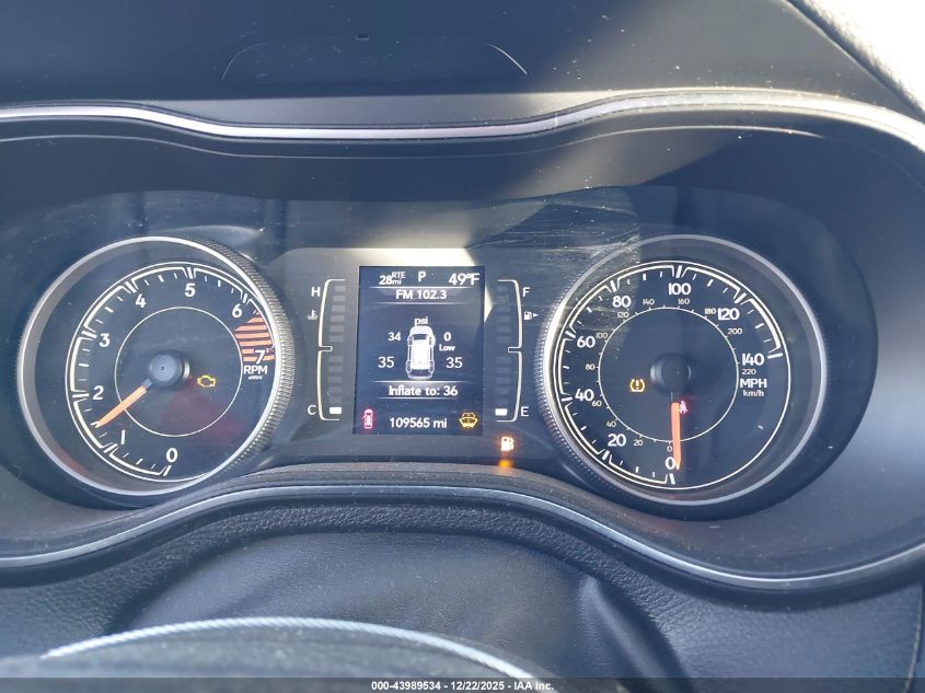 2019 Jeep Cherokee Latitude Plus 4X4 VIN: 1C4PJMLB8KD323434 Lot: 43989534