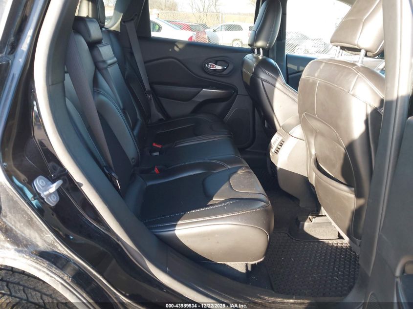 2019 Jeep Cherokee Latitude Plus 4X4 VIN: 1C4PJMLB8KD323434 Lot: 43989534