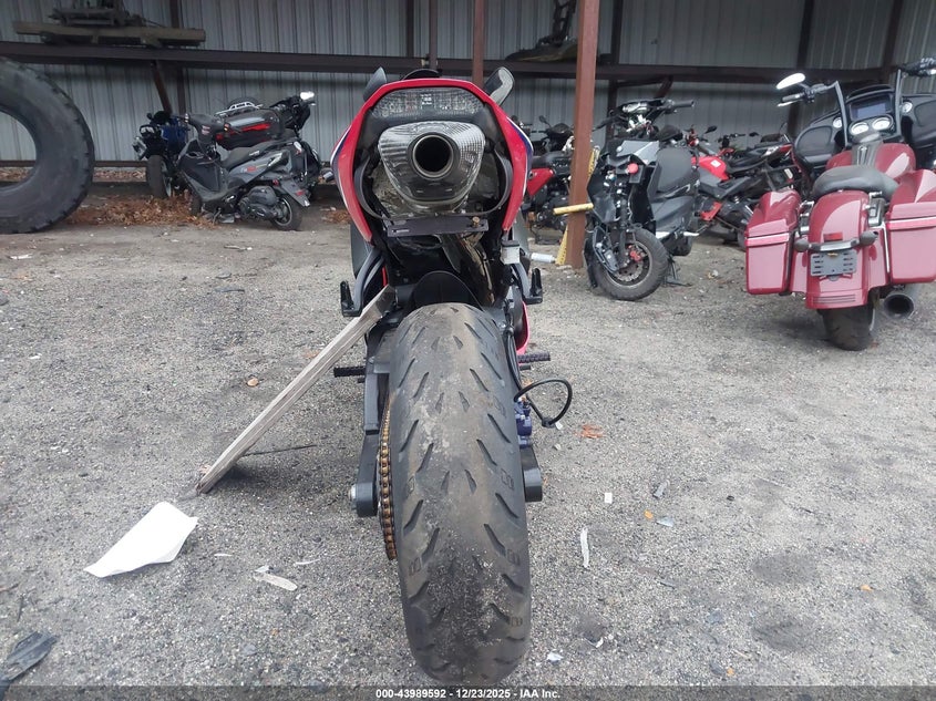 VIN JH2PC40J0MK700818 2021 HONDA CBR600 RR