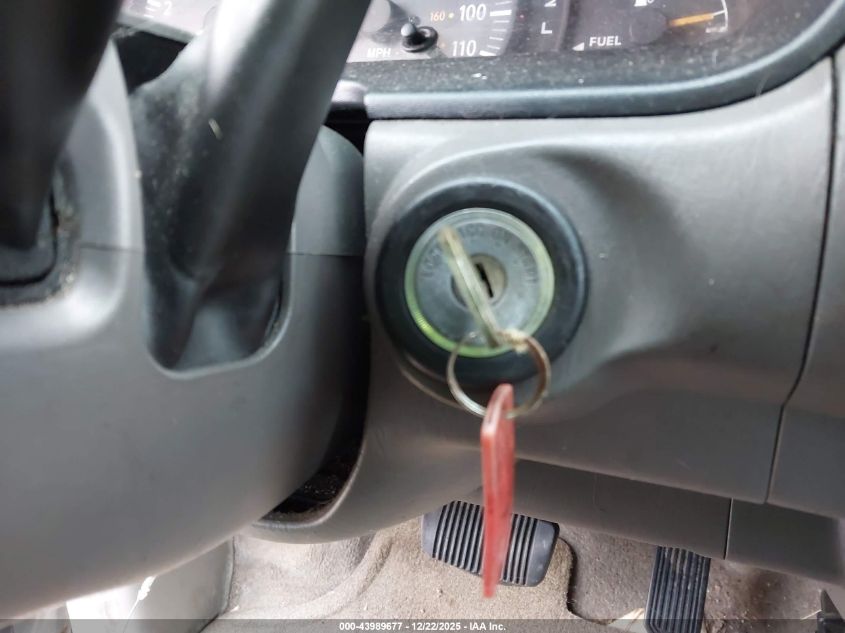 2003 Toyota Tundra Sr5 V8 VIN: 5TBBT44183S334040 Lot: 43989677