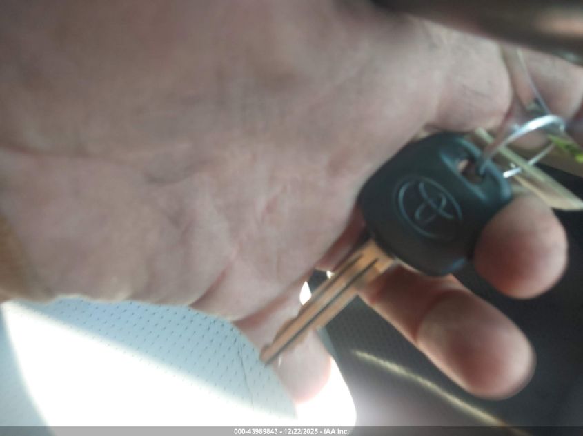 2005 Toyota Highlander Limited V6 VIN: JTEEP21A850120197 Lot: 43989843