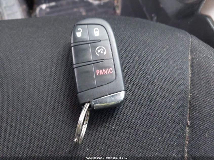 2017 Jeep Renegade Latitude 4X4 VIN: ZACCJBBB5HPF30605 Lot: 43989860