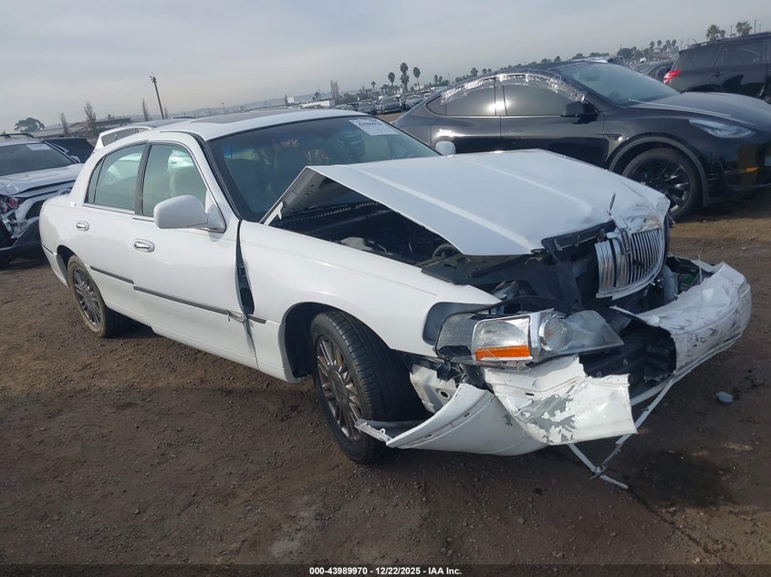 1LNHM82V37Y617995 2007 Lincoln Town Car Signature Limited auction photo 1