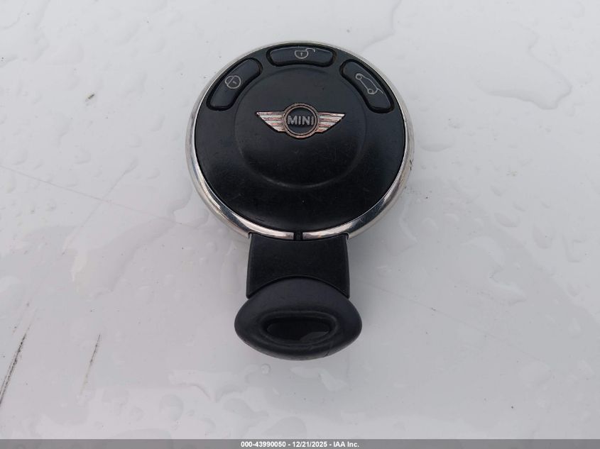 2013 Mini Hardtop Cooper VIN: WMWSU3C59DT687129 Lot: 43990050