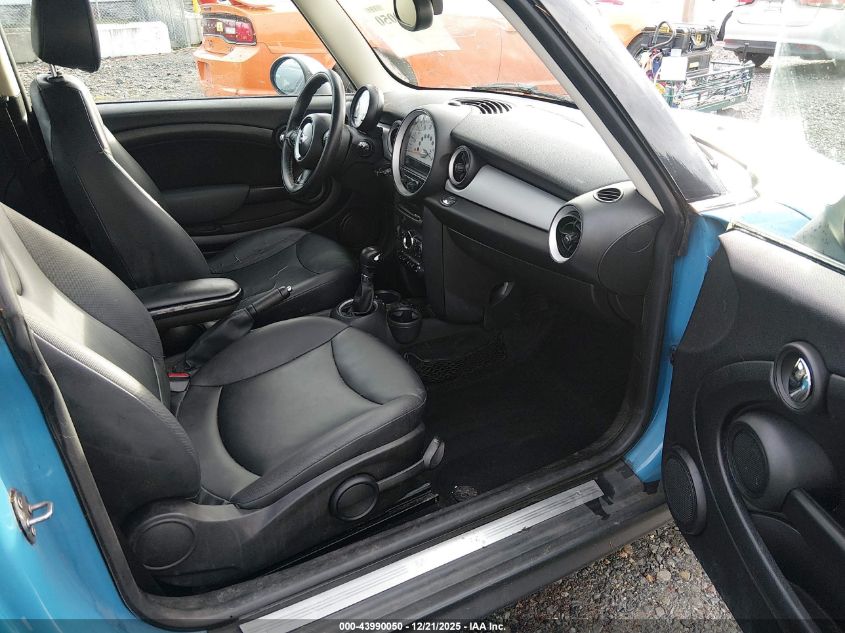 2013 Mini Hardtop Cooper VIN: WMWSU3C59DT687129 Lot: 43990050