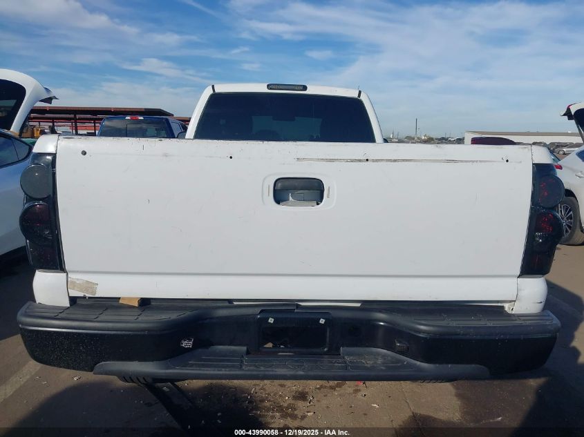 2005 Chevrolet Silverado 2500Hd Work Truck VIN: 1GCHC24U25E314827 Lot: 43990058