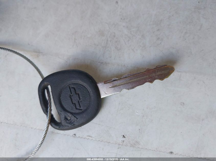 2005 Chevrolet Silverado 2500Hd Work Truck VIN: 1GCHC24U25E314827 Lot: 43990058