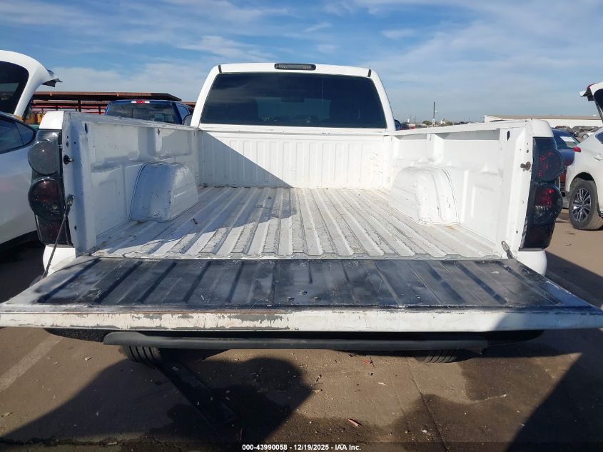 2005 Chevrolet Silverado 2500Hd Work Truck VIN: 1GCHC24U25E314827 Lot: 43990058