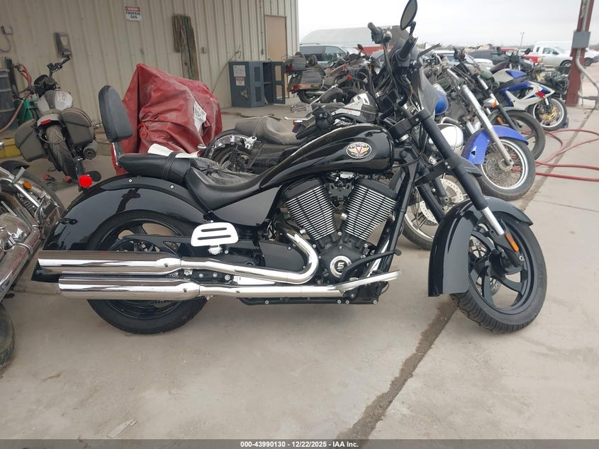 2008 Victory Motorcycles Kingpin 8-Ball VIN: 5VPPB26D783002158 Lot: 43990130