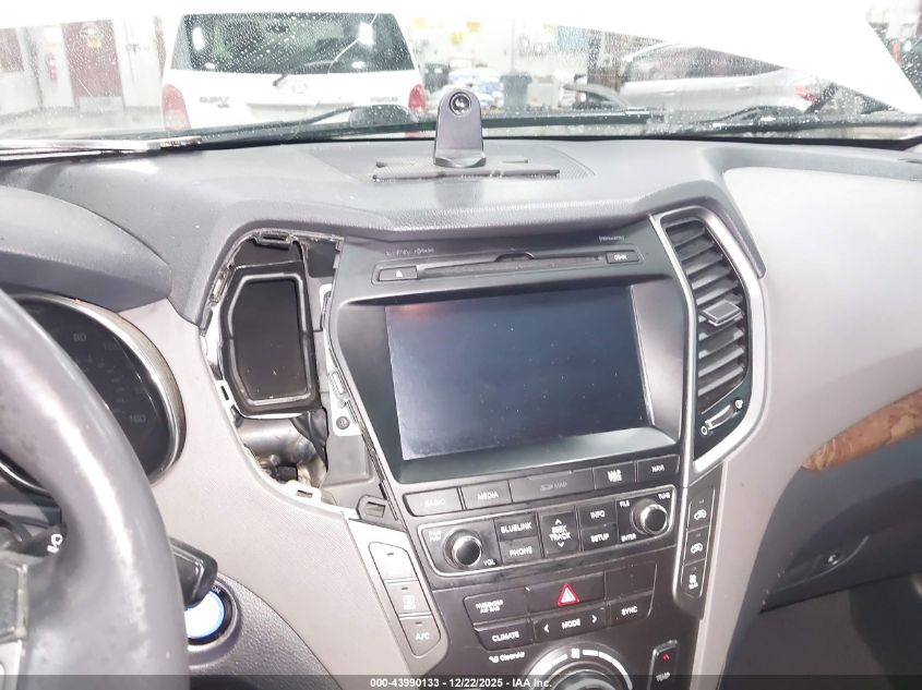 2017 Hyundai Santa Fe Limited Ultimate VIN: KM8SR4HF2HU244585 Lot: 43990133