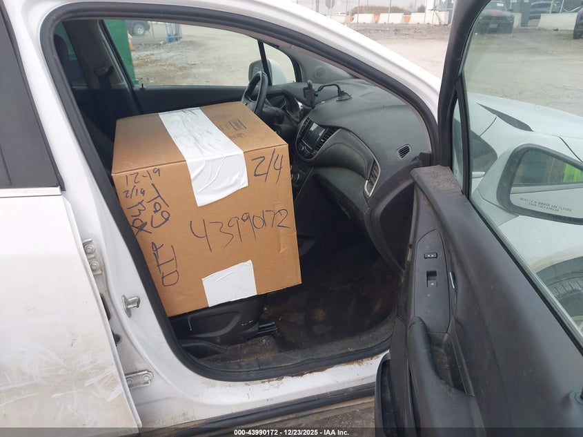 3GNCJPSB1KL194732 2019 CHEVROLET TRAX photo no. 5