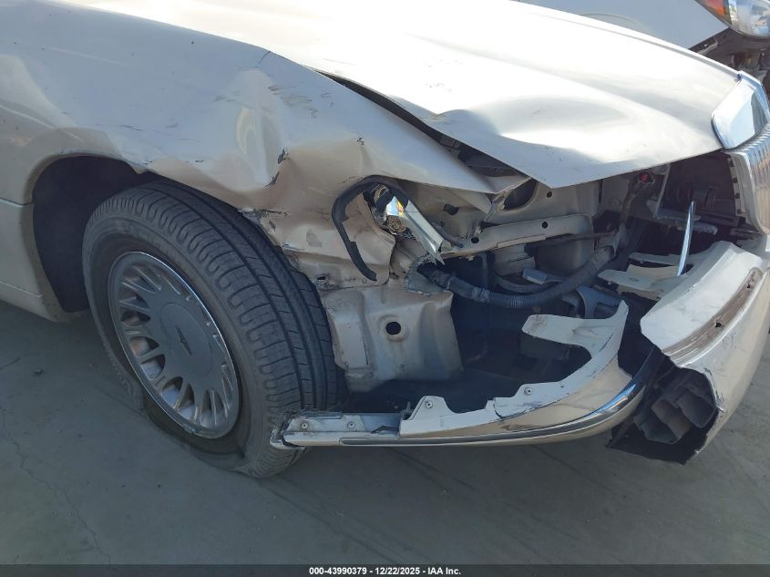 2001 Lincoln Town Car Cartier VIN: 1LNHM83W41Y699881 Lot: 43990379