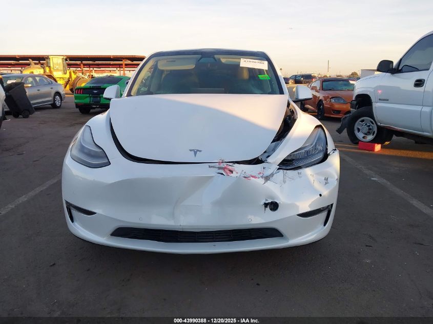 2022 Tesla Model Y Long Range Dual Motor All-Wheel Drive VIN: 7SAYGAEE4NF490494 Lot: 43990388
