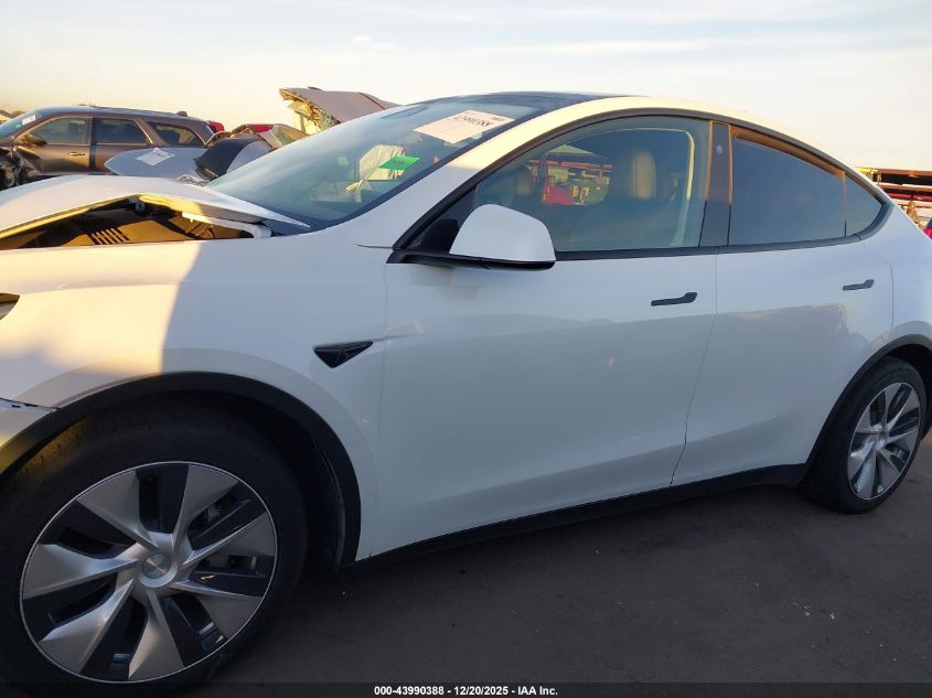 2022 Tesla Model Y Long Range Dual Motor All-Wheel Drive VIN: 7SAYGAEE4NF490494 Lot: 43990388